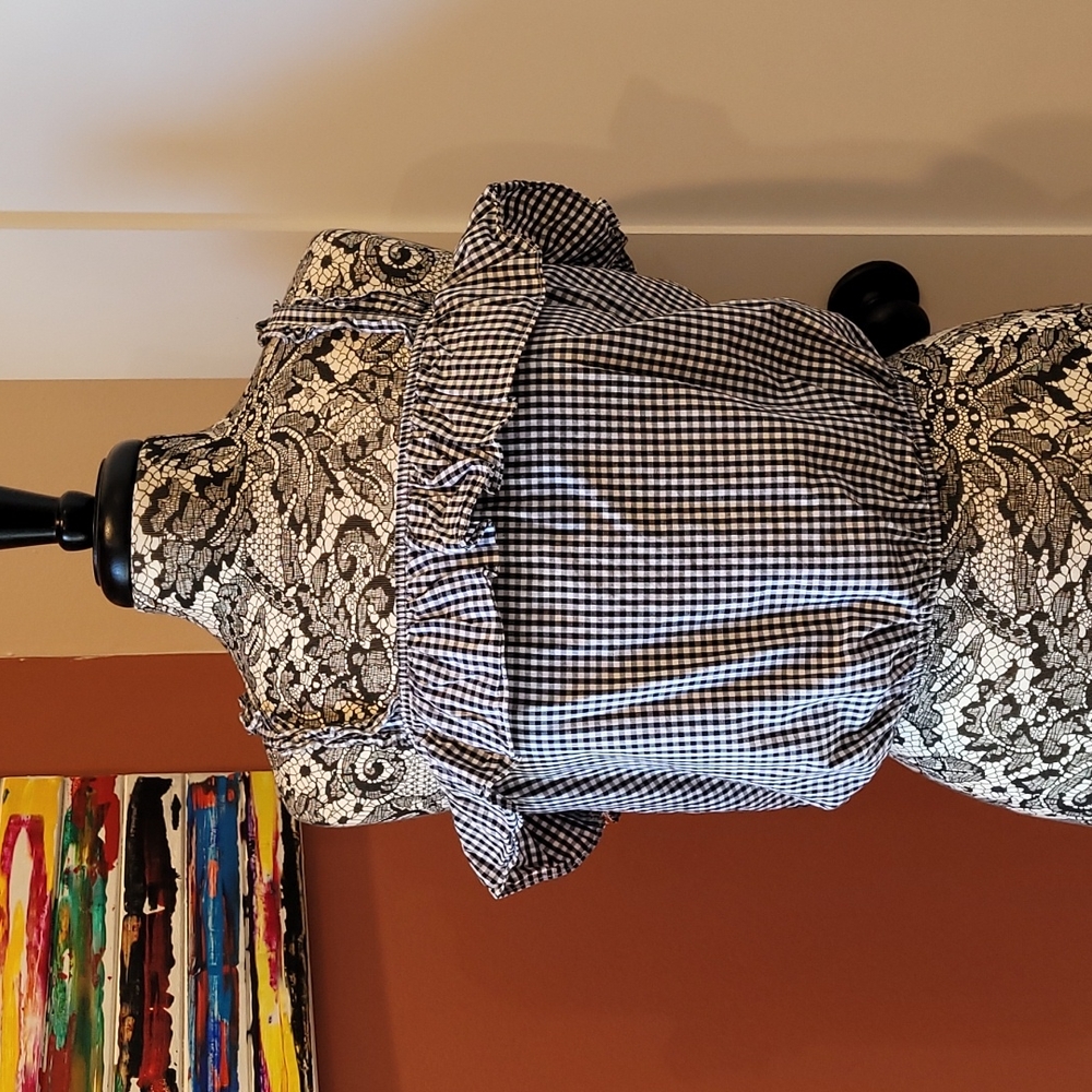 Last Chance - American Eagle Black & White Cropped Gingham Tank Top | Size M